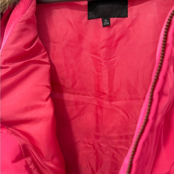 Talbots Pink Puffer Vest with Faux Fur Collar - Picture 3 of 6